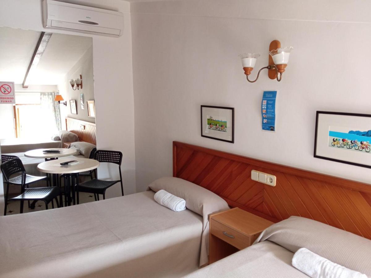 Hostal Ca'N Tiu Alaró Buitenkant foto