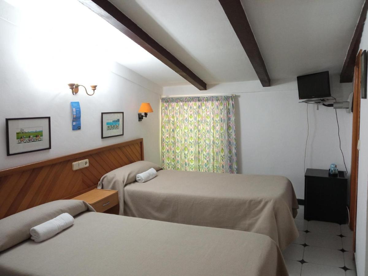 Hostal Ca'N Tiu Alaró Buitenkant foto